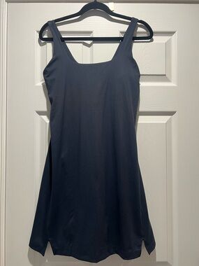 Old Navy Active Navy Built-In Bra Tank